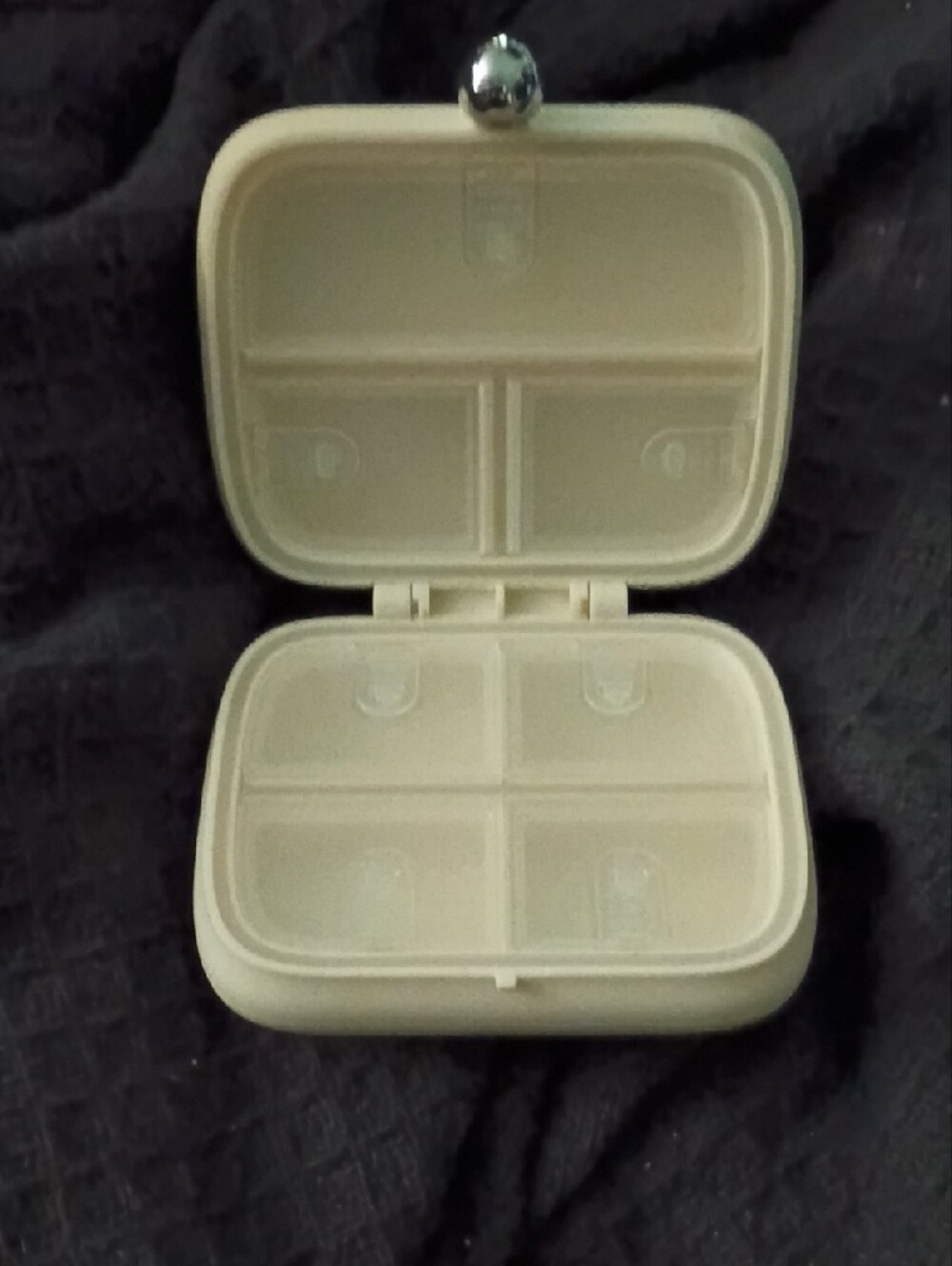 Compact Cream Storage Box - Picture 2 of 3